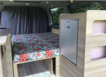 Matelas pliable découpe inférieure droite et gauche