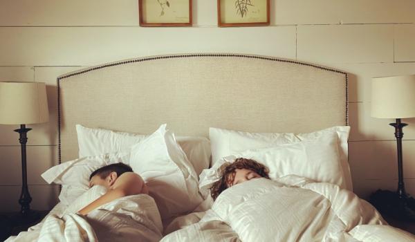 Dormez avec oreillers à mémoire de forme sur mesure