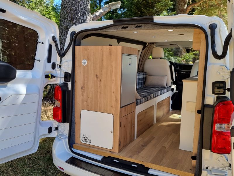 camping-car avec armoires